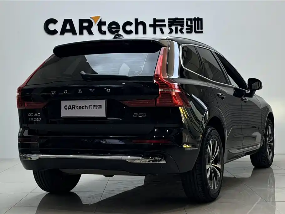 Volvo XC60 2022 B5 Luxury