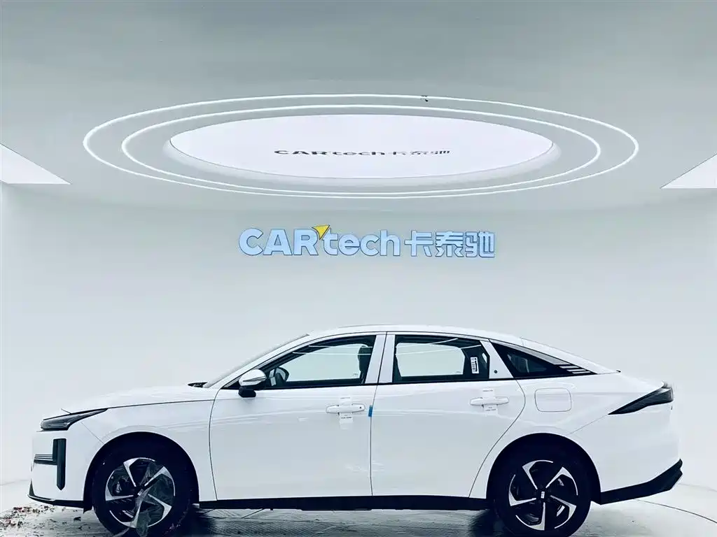 Geely Galaxy Galaxy L6 L6 2025 EM-i 140km +