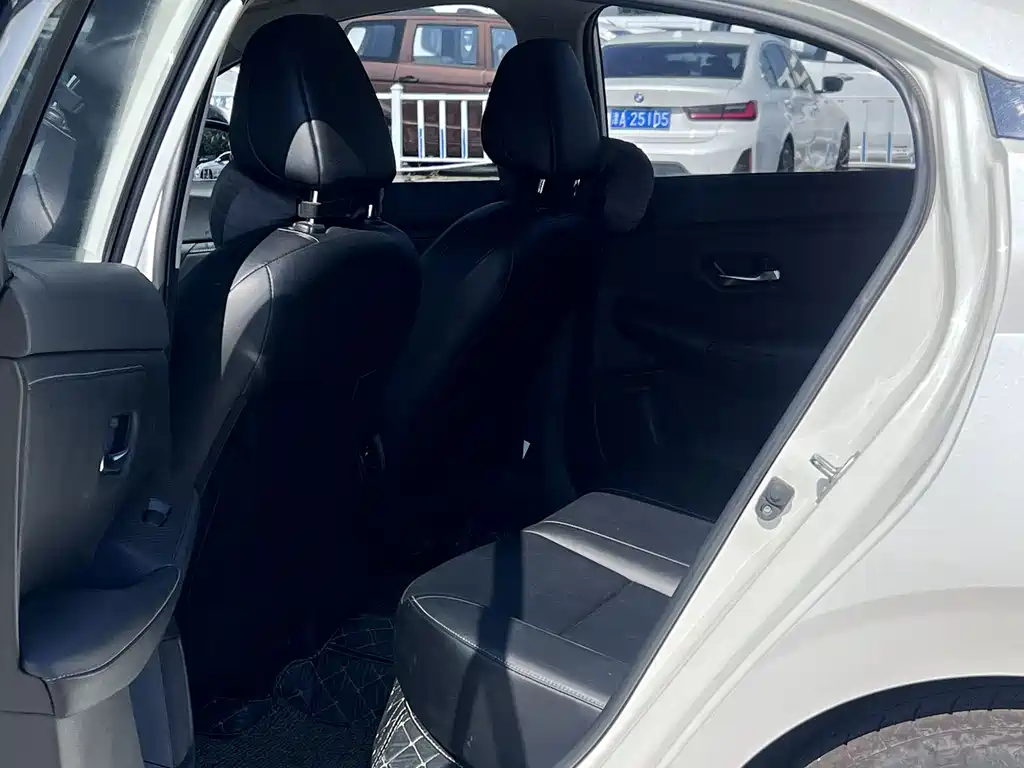 Nissan Sylphy — миниатюра 8