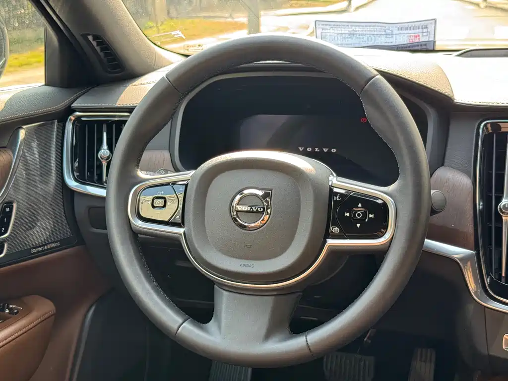 VOLVO S90 PLUG IN HYBRID