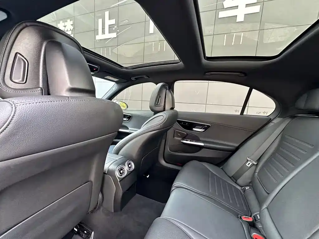 Mercedes-Benz C-Class — миниатюра 18