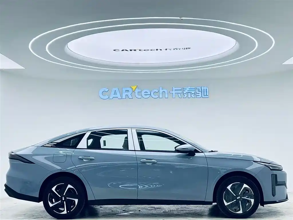 Geely Galaxy Galaxy L6 L6 2025 EM-i 140km