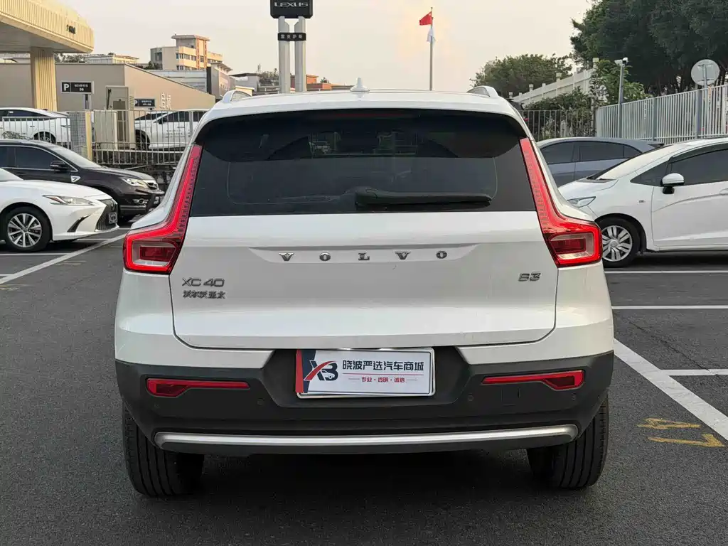 Volvo XC40 — миниатюра 8