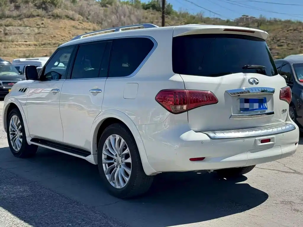 Infiniti QX80 2016 5.6L 4WD