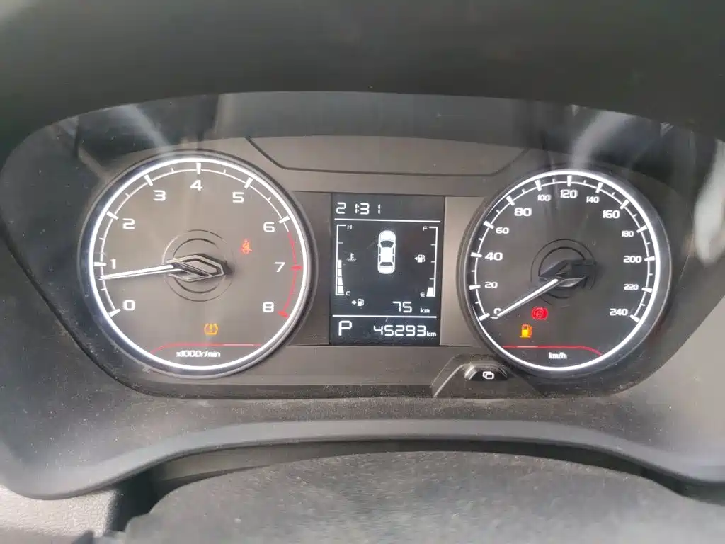 Geely Vision X3 — миниатюра 7