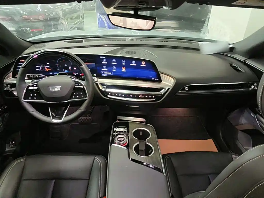 Cadillac Lyriq — миниатюра 10