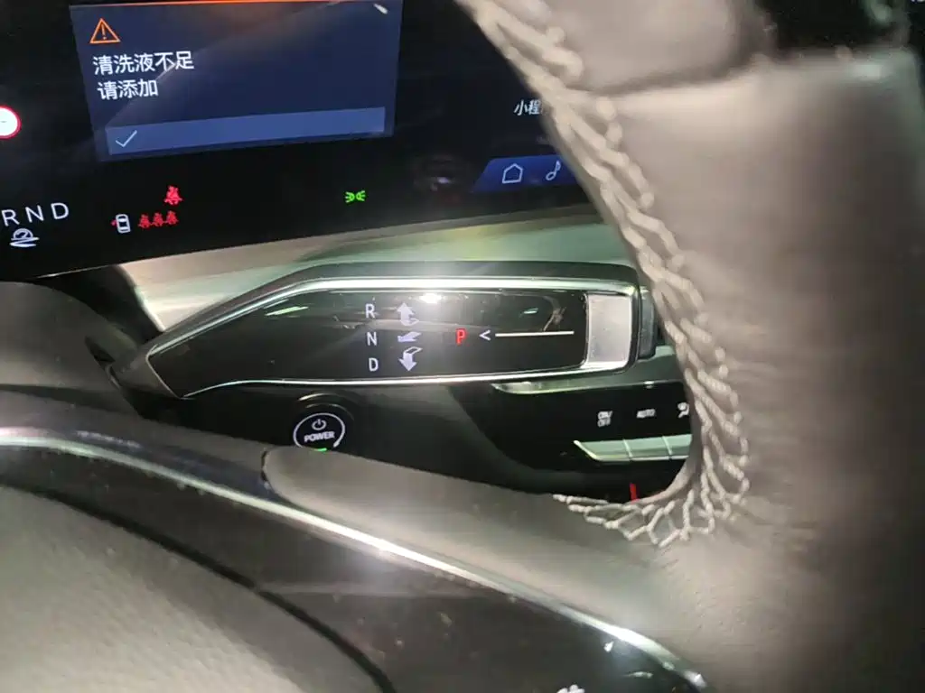 Cadillac Lyriq — миниатюра 14