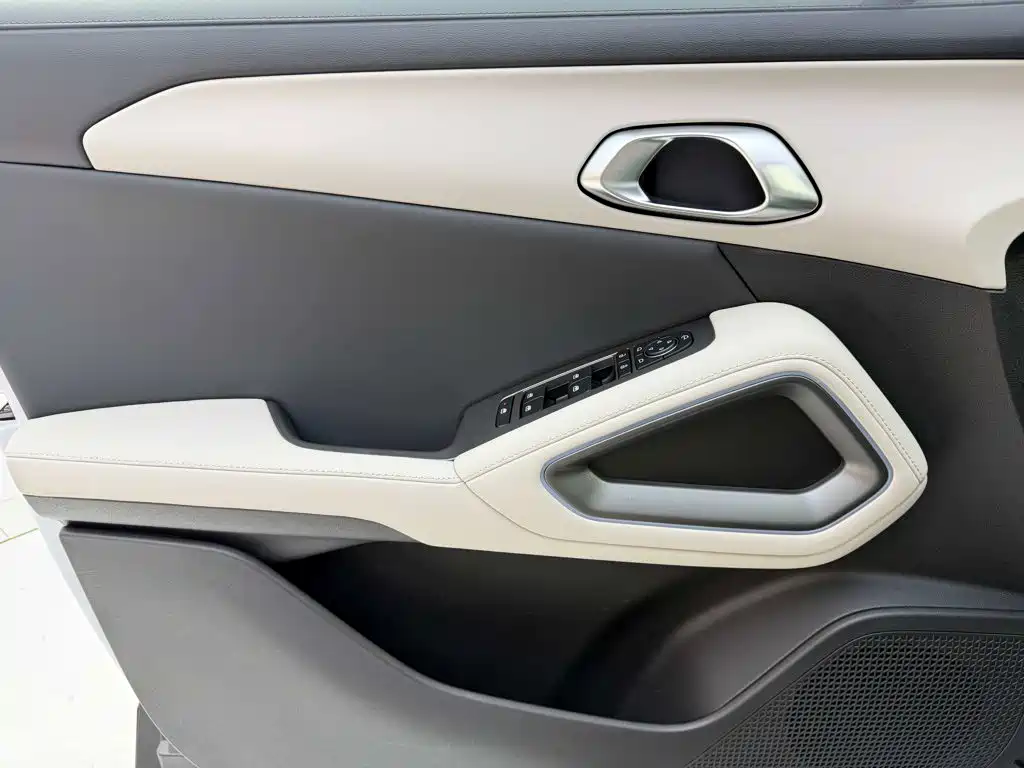 BYD Yuan UP — миниатюра 12