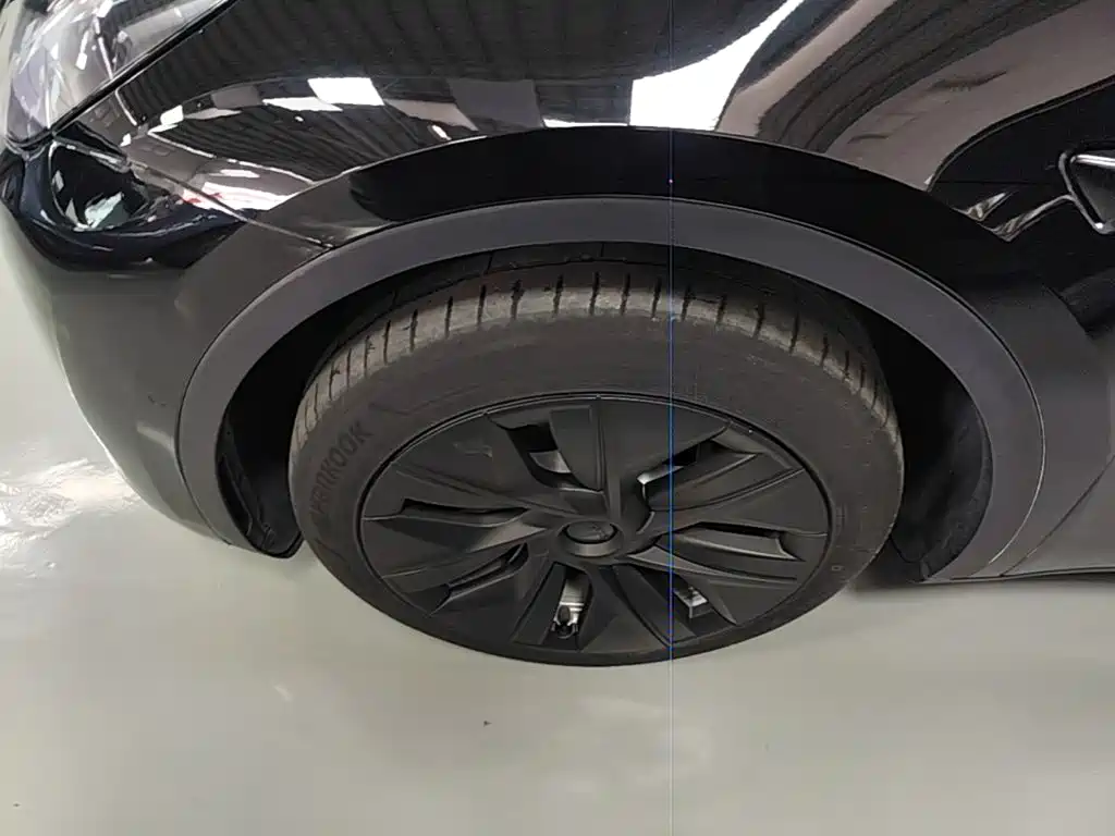 Tesla Model Y — миниатюра 23