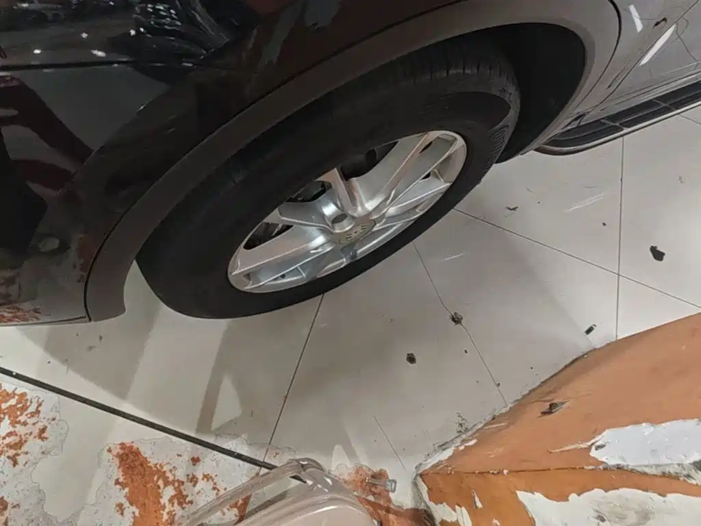 Porsche Cayenne — миниатюра 23