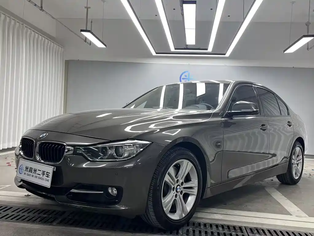 BMW 3 Series (Import) 2012