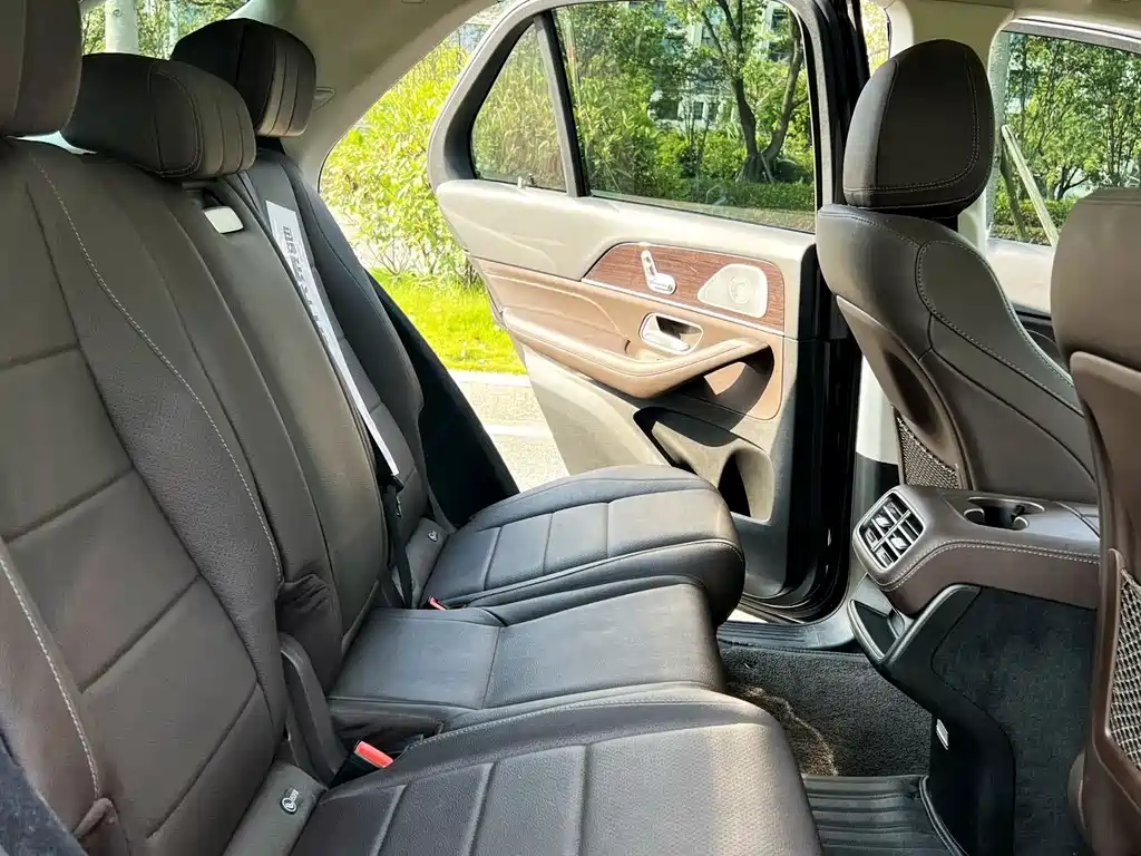 Mercedes-Benz GLE (Import) — миниатюра 6
