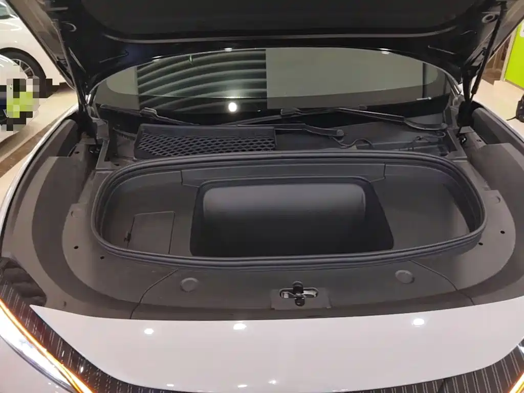 BYD L EV — миниатюра 20