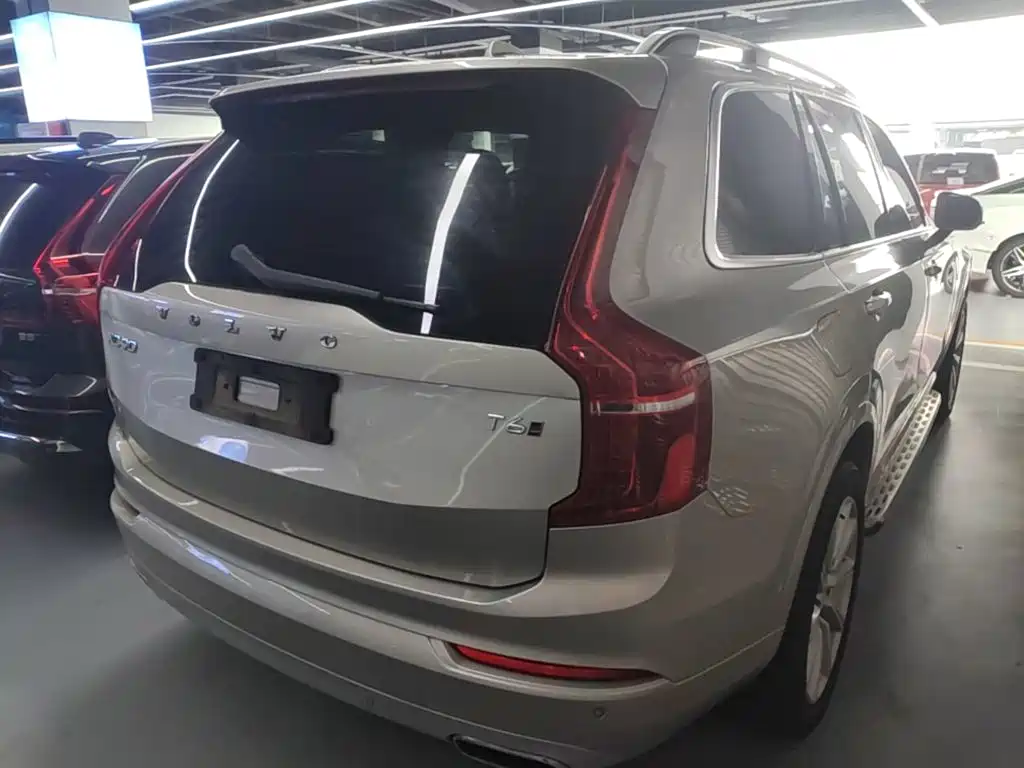 Volvo XC90 2015 T6 7 мест