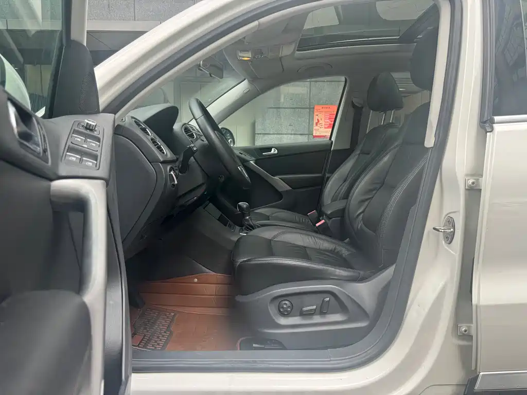 Volkswagen Tiguan 2012 1.8TSI AT