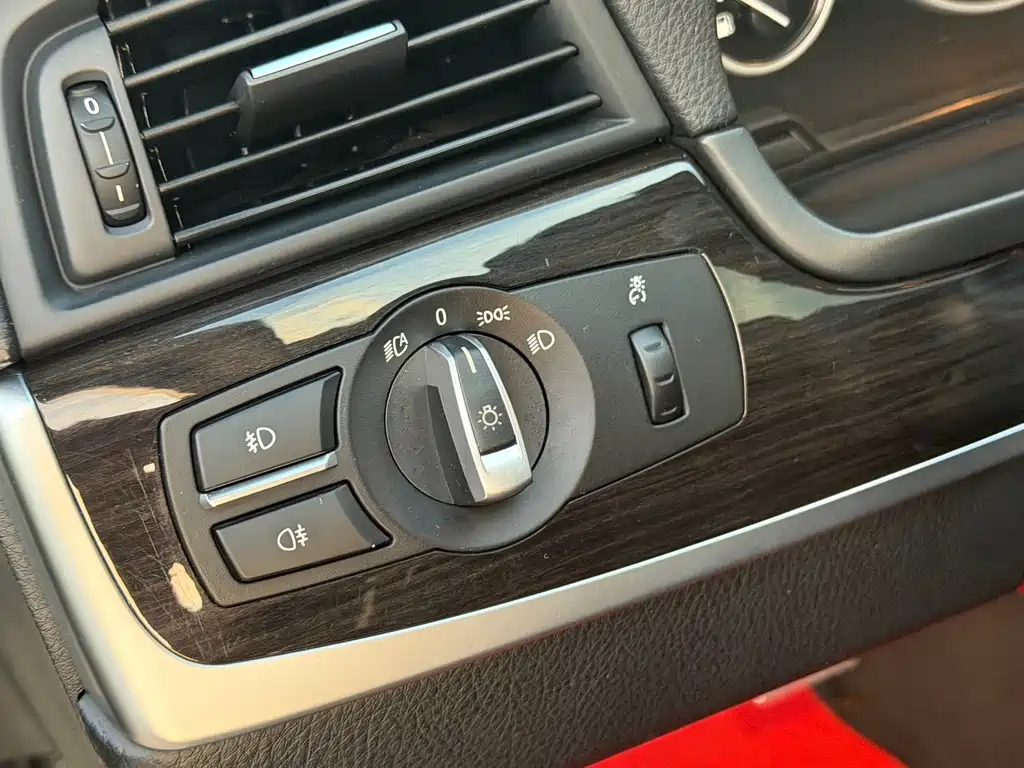 BMW 5 Series — миниатюра 26