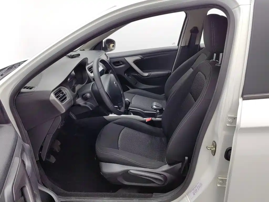 Citroen Elysee — миниатюра 10