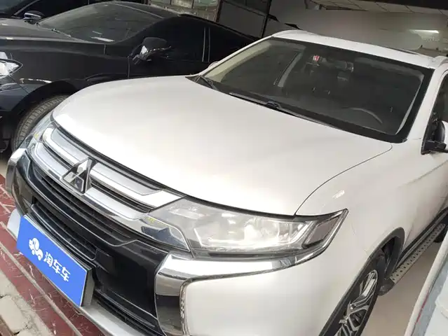 MITSUBISHI OUTLANDER 2018