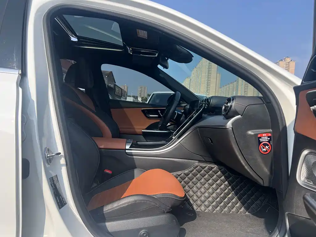 Mercedes-Benz C-Class — миниатюра 11