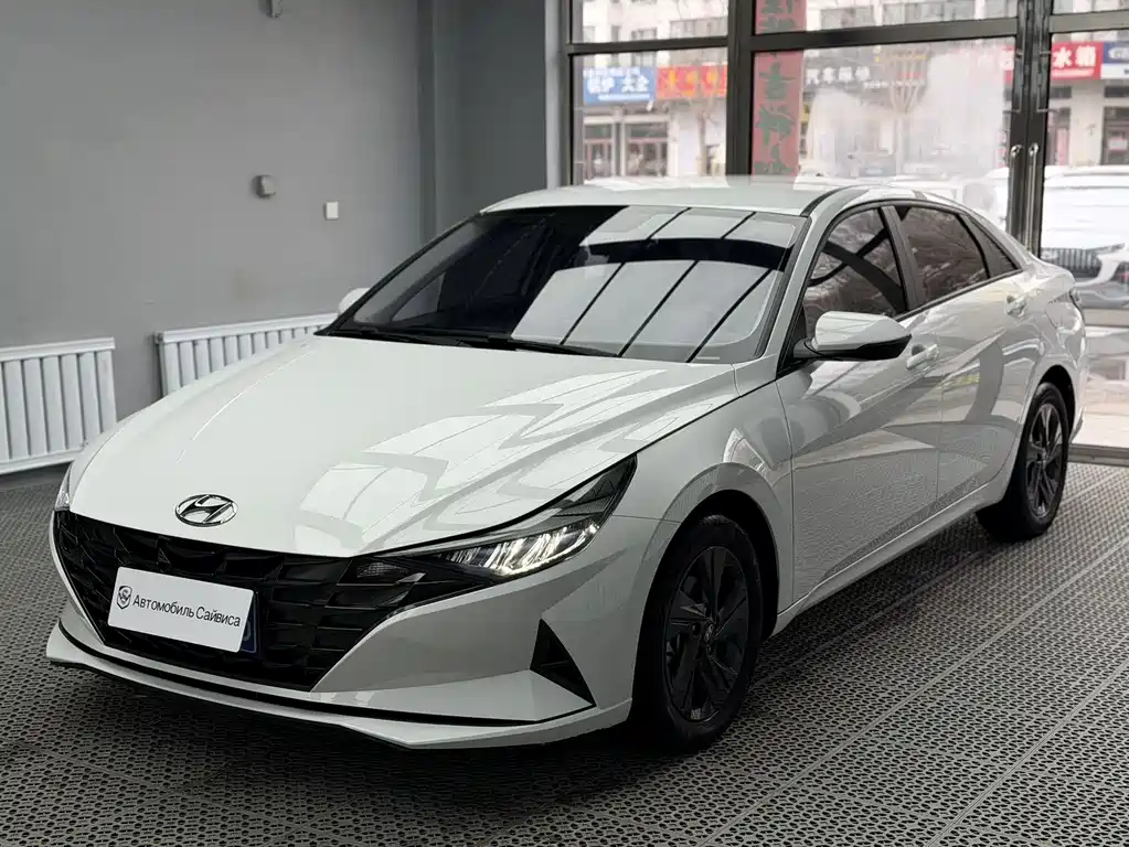 Hyundai Elantra 2023