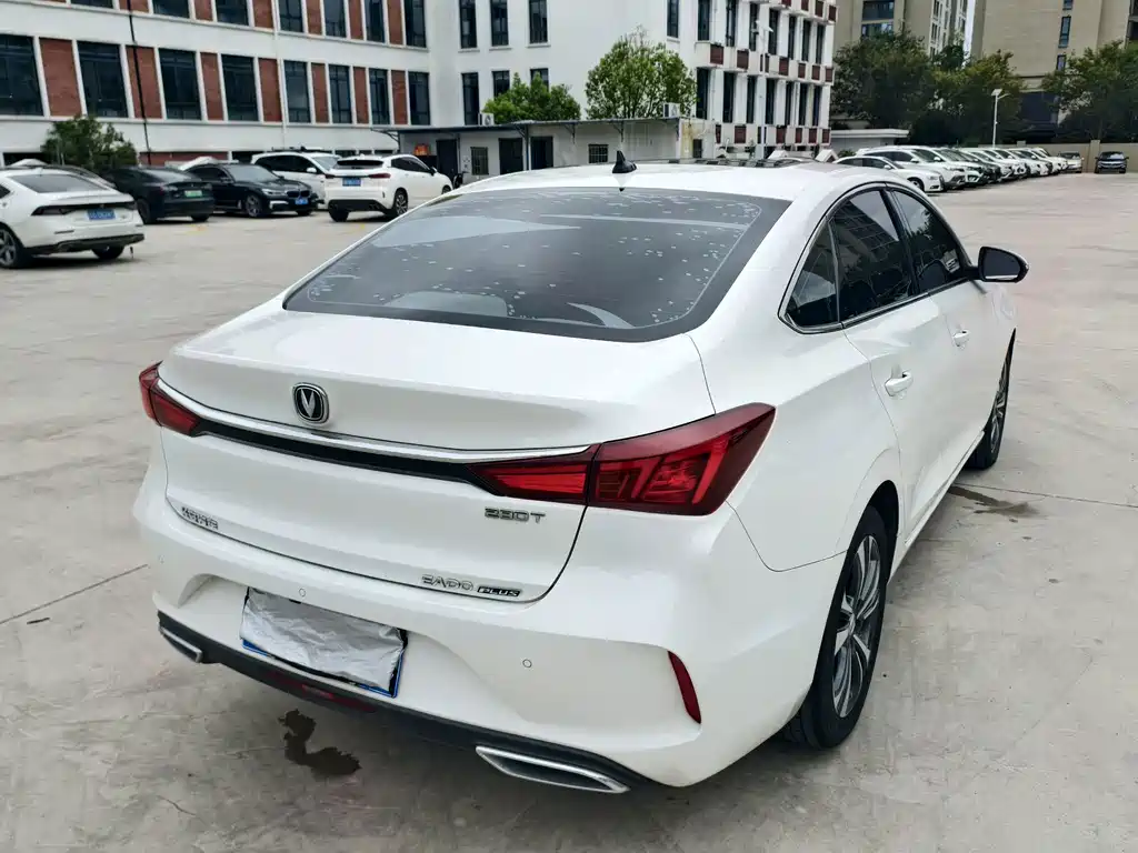 Changan Eado — миниатюра 5