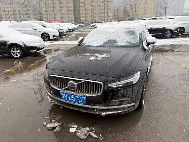 VOLVO S90 2021