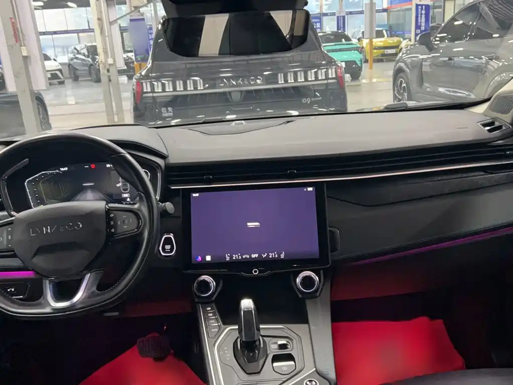 Lynk & Co 05 — миниатюра 18