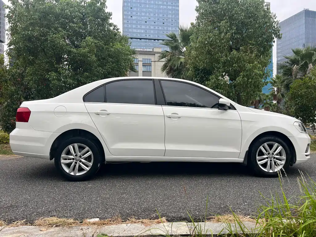 Volkswagen Jetta — миниатюра 5