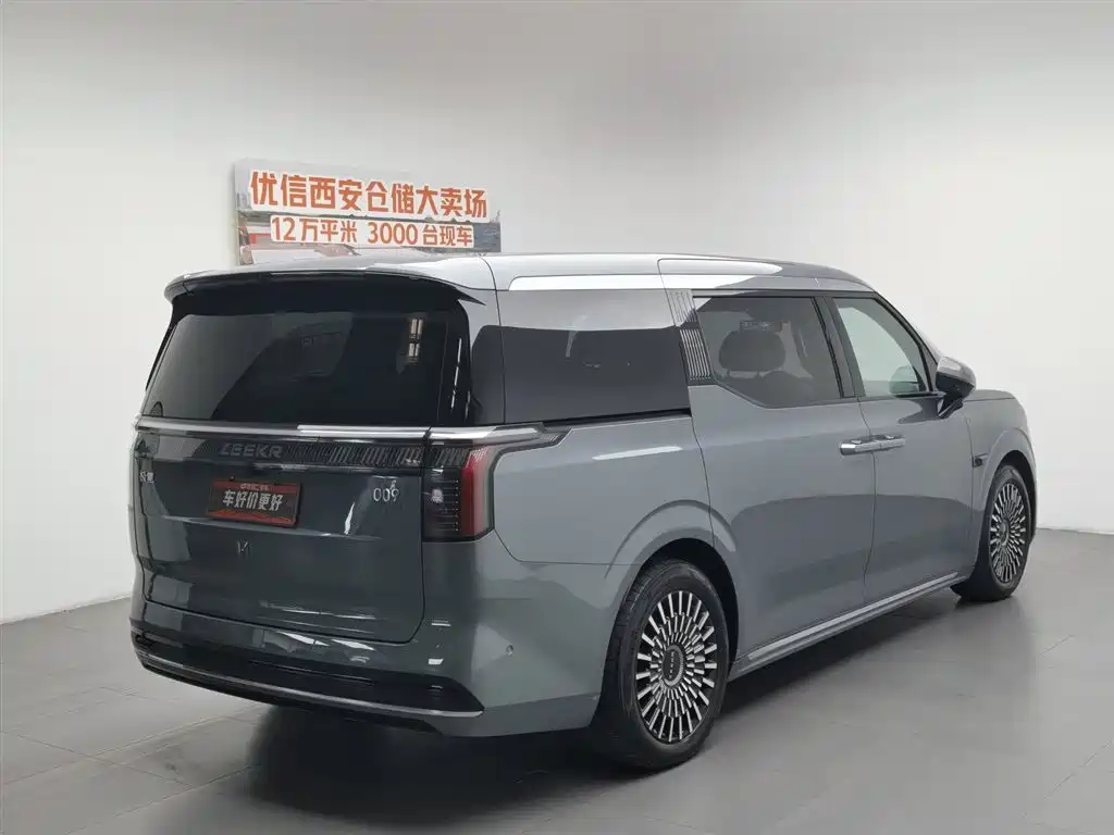 Zeekr 009 2024 мест 108kWh