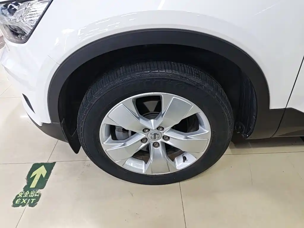 Volvo XC40 — миниатюра 23