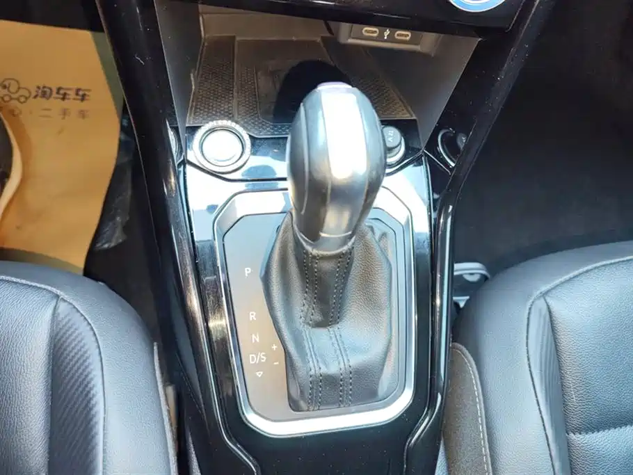 VOLKSWAGEN T ROC EXPLORING SONGS