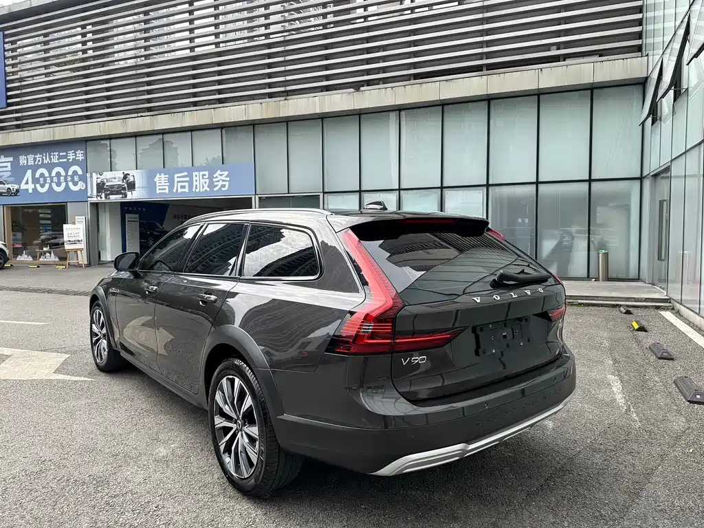 Volvo V90 2024 Cross Country B5 AWD