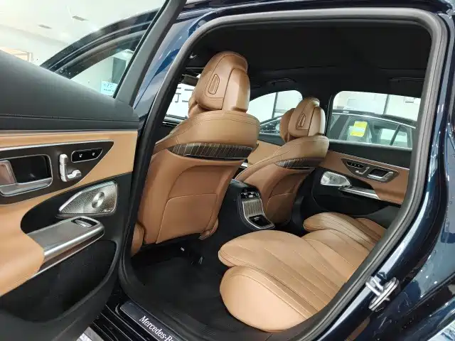 Mercedes-Benz E-Class — миниатюра 8