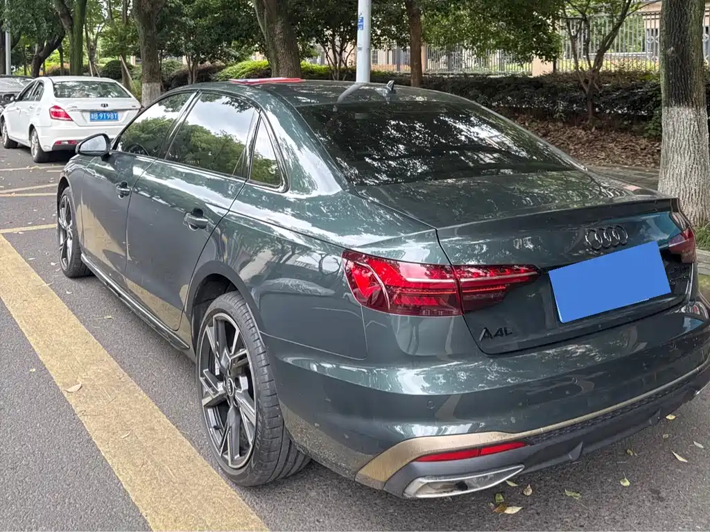 Audi A4L 2024 40 TFSI Luxury