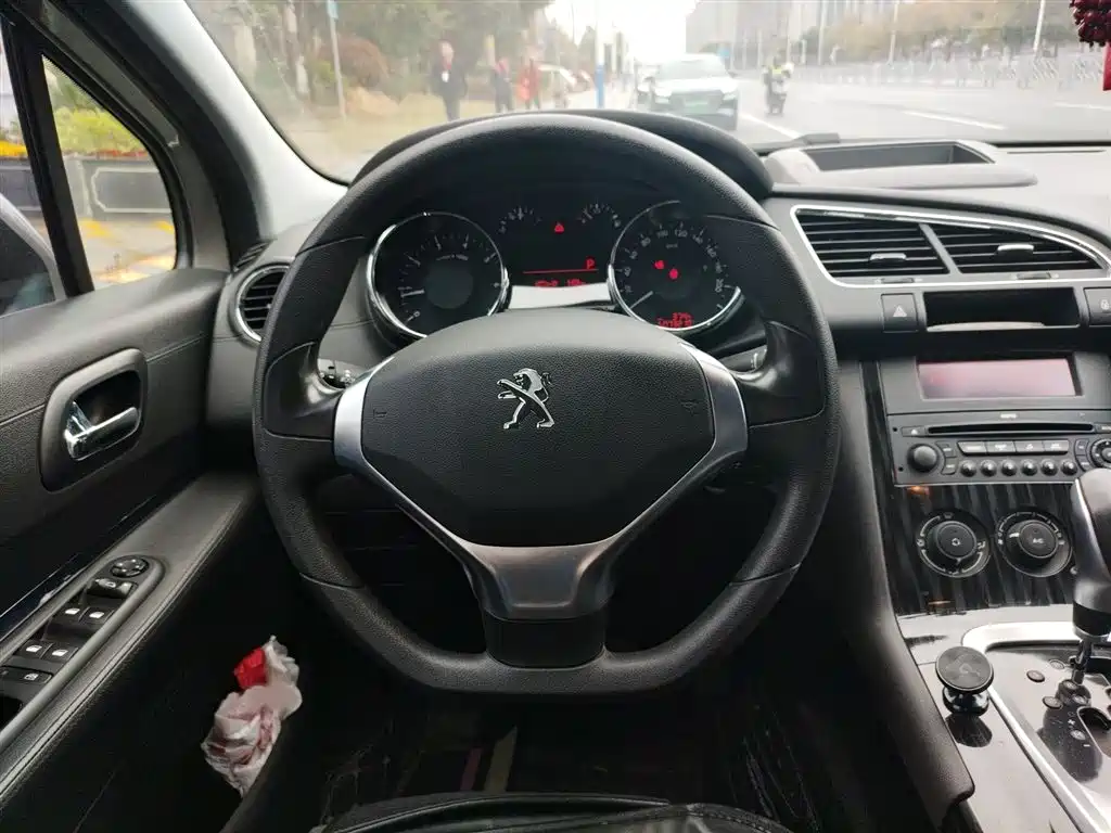 Peugeot 3008 2015 2.0L AT