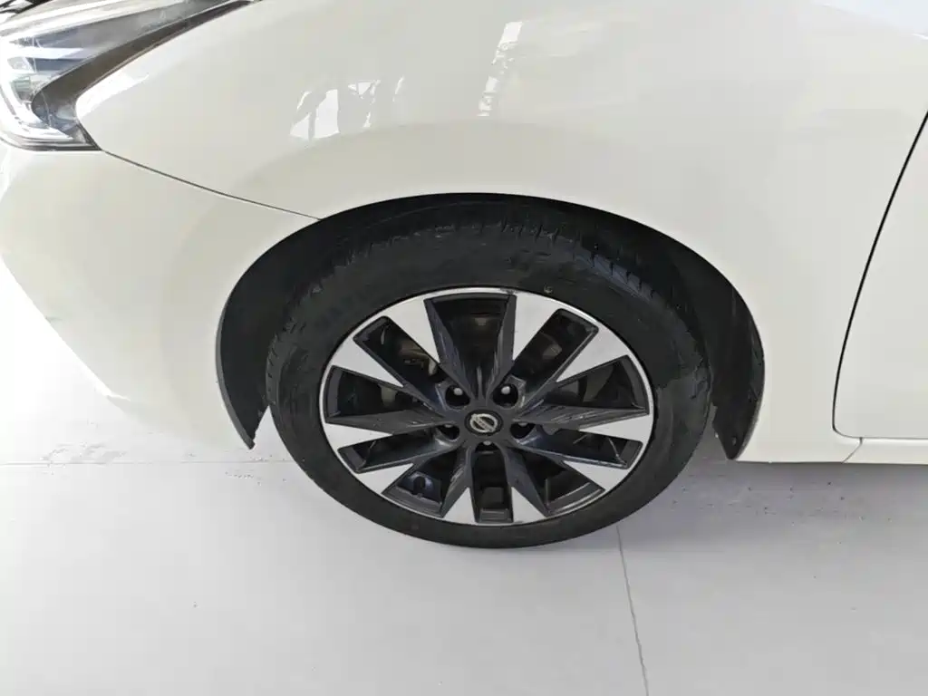 Nissan Bluebird — миниатюра 23