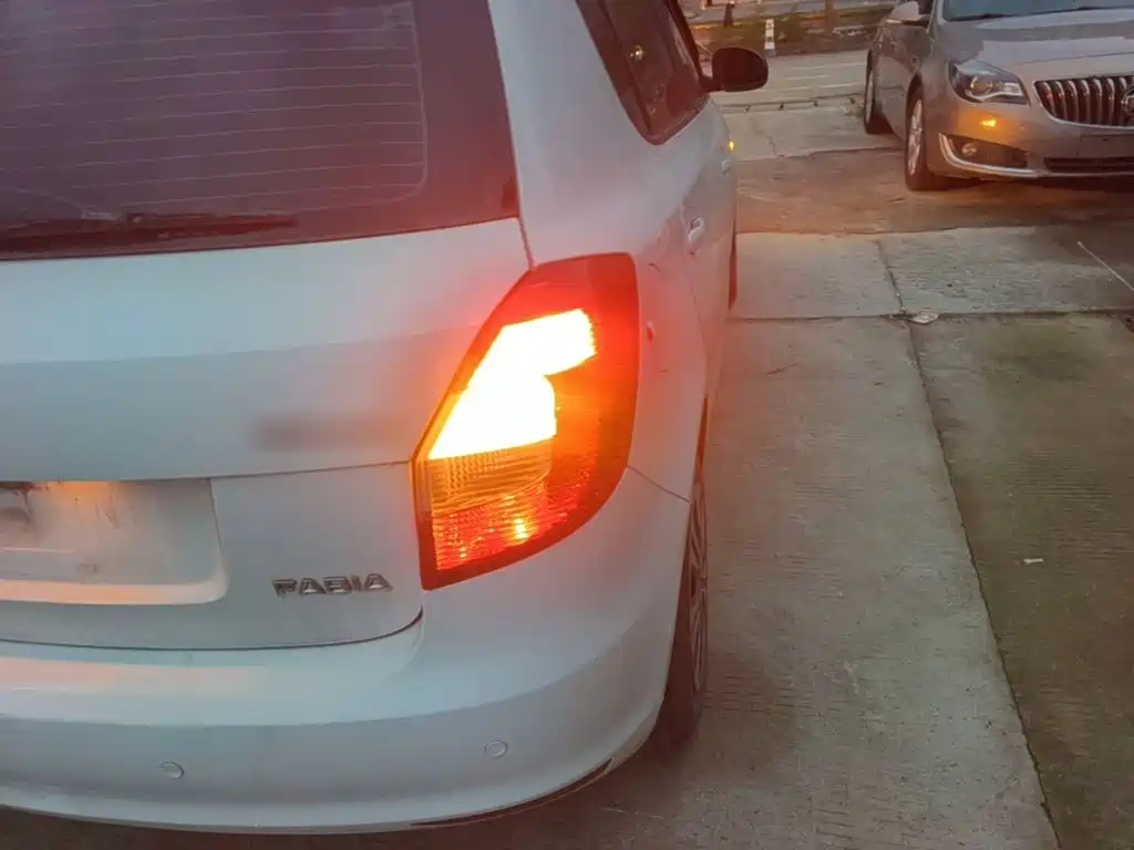 Skoda Fabia — миниатюра 8