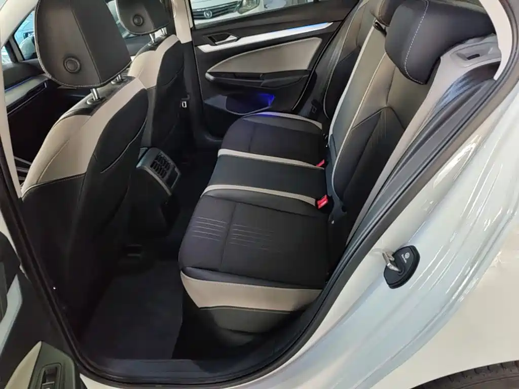 Volkswagen Golf — миниатюра 17