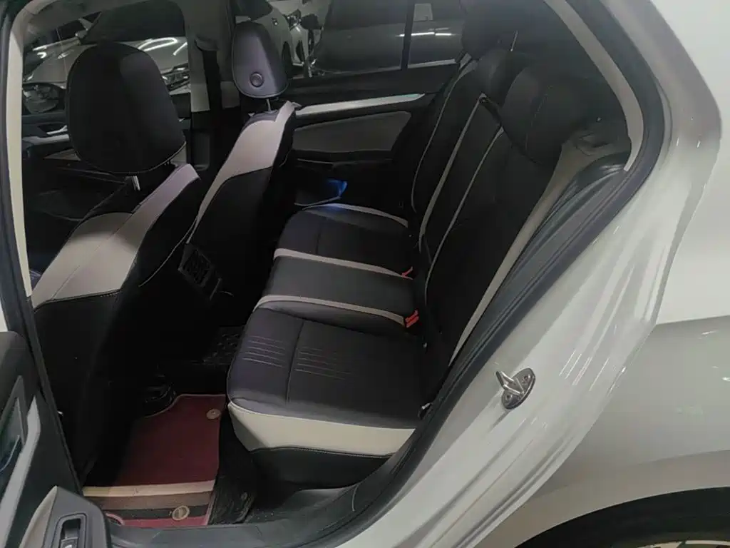 Volkswagen Golf — миниатюра 19