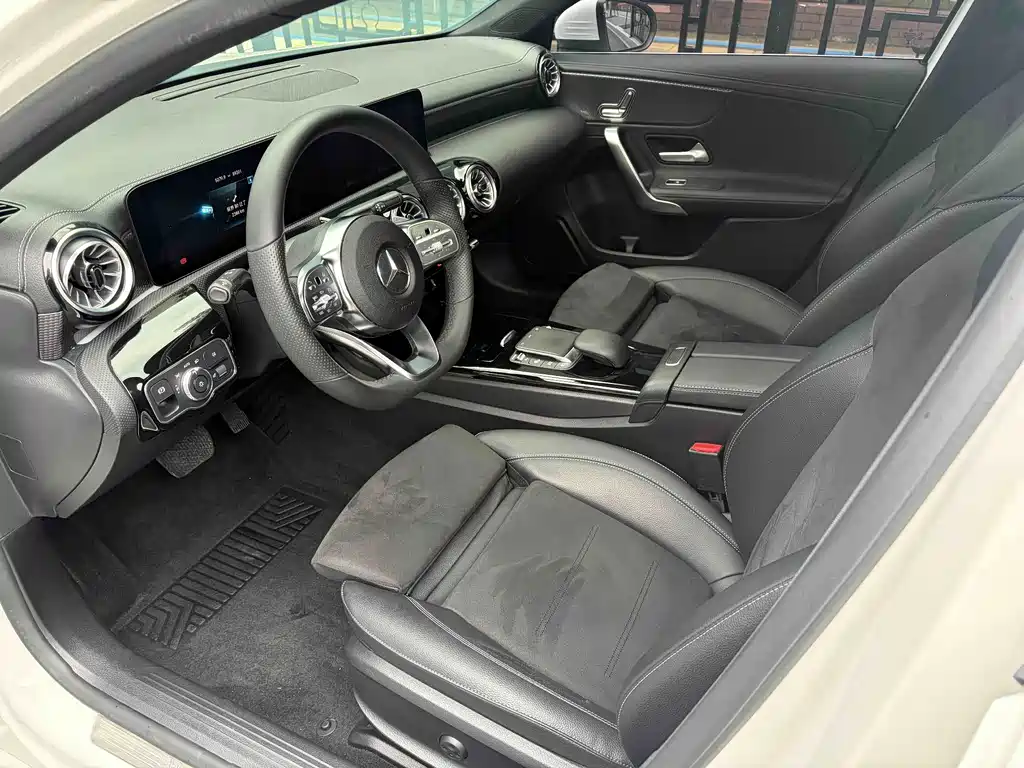 Mercedes-Benz A-Class — миниатюра 6