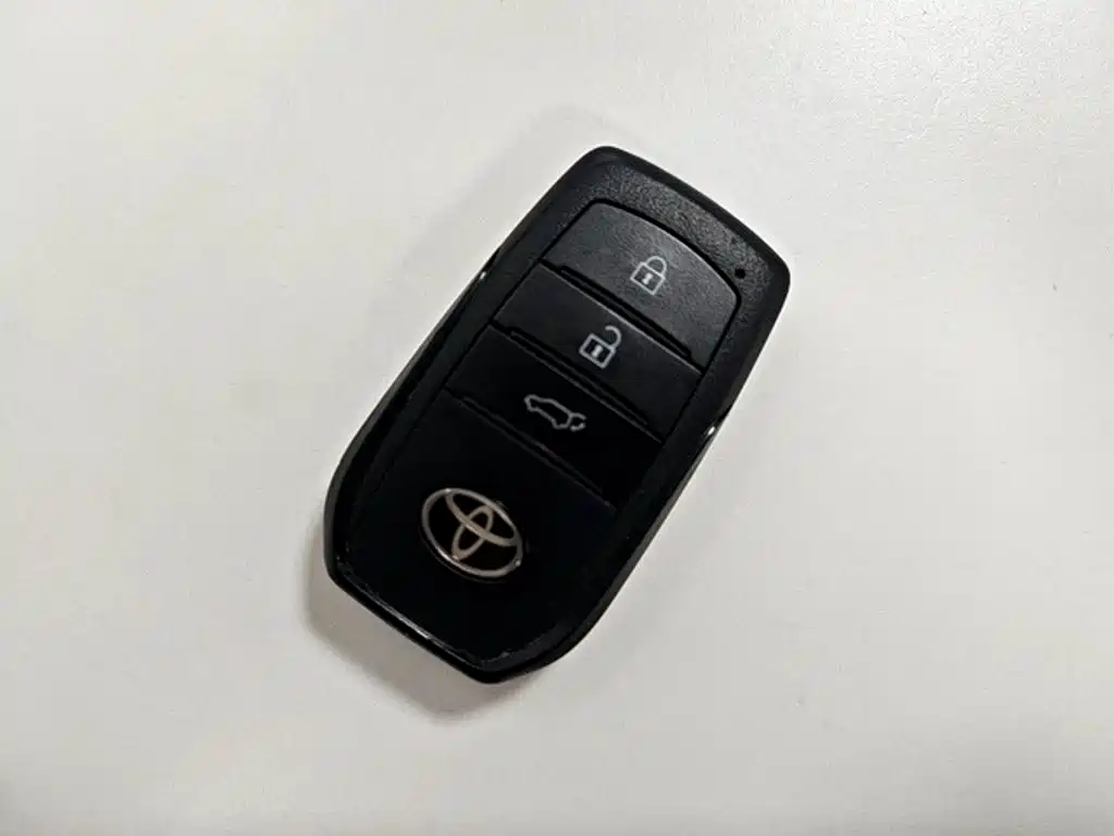 Toyota RAV4 — миниатюра 13