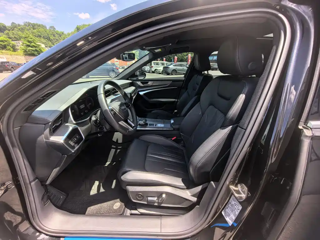 Audi A6L 2025 40 TFSI Luxury