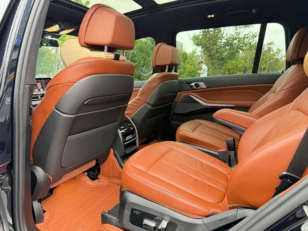 BMW X7 xDrive40i Premium Type M Sport Package, фото 9