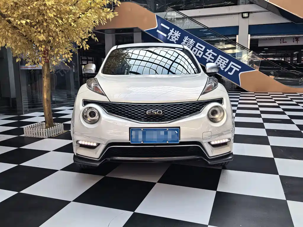 Infiniti ESQ — миниатюра 2
