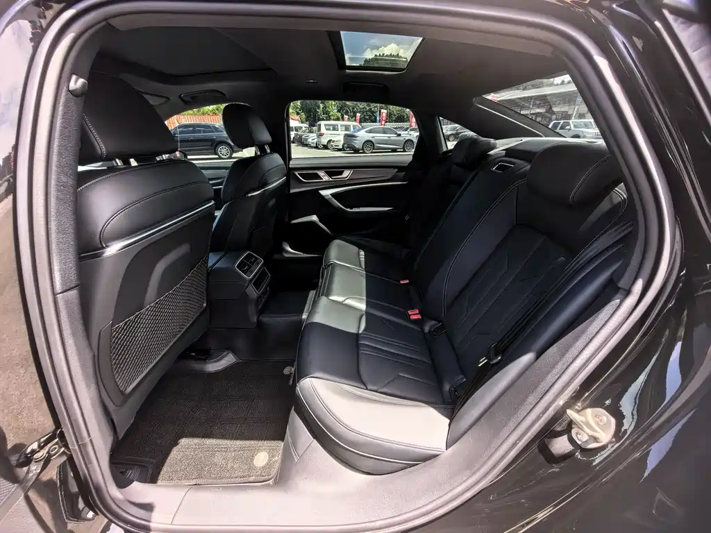 Audi A6L 2025 40 TFSI Luxury