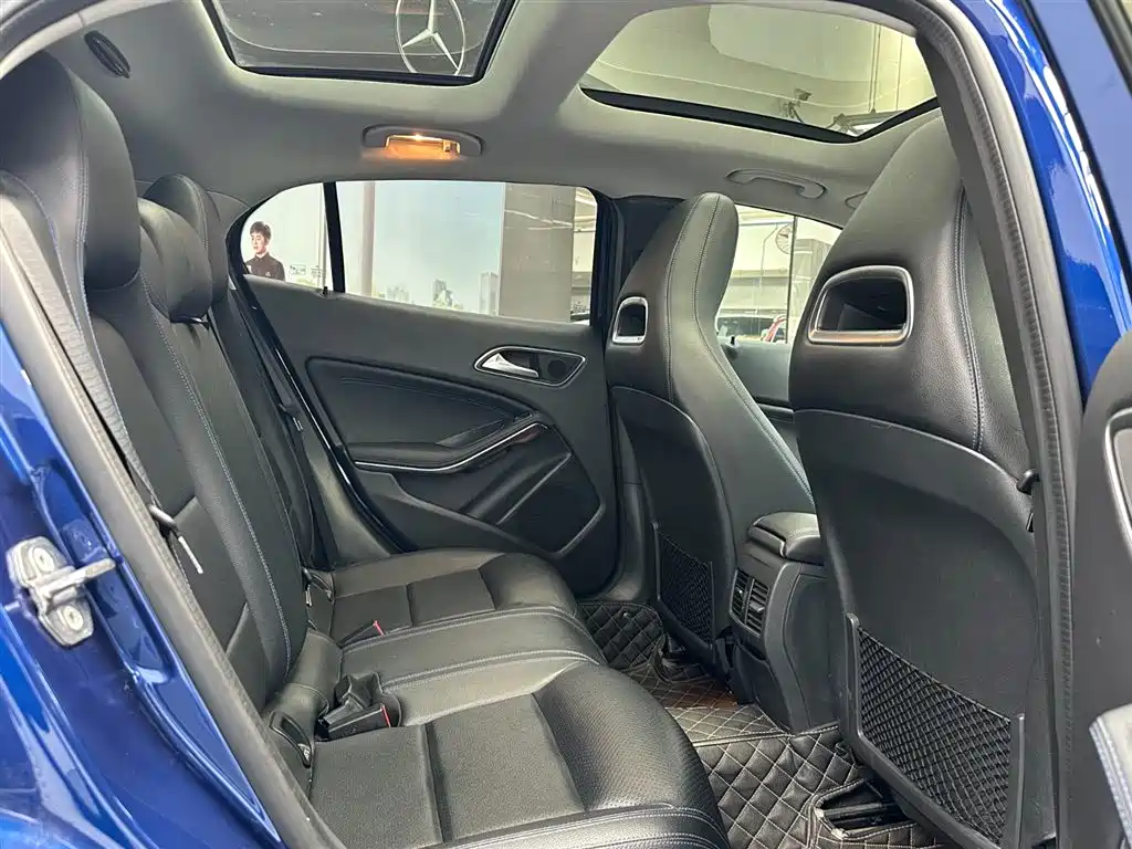 Mercedes-Benz GLA 2019 GLA 200 Fashion