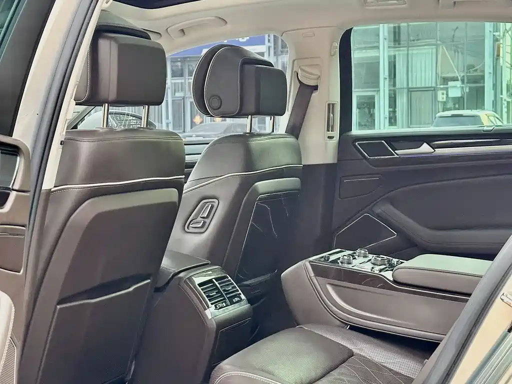 Volkswagen Phideon — миниатюра 6