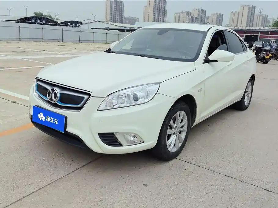 BAIC New Energy EU 2016 EU260 Joy Edition
