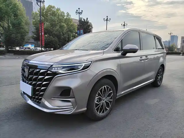 Roewe iMAX8 EV