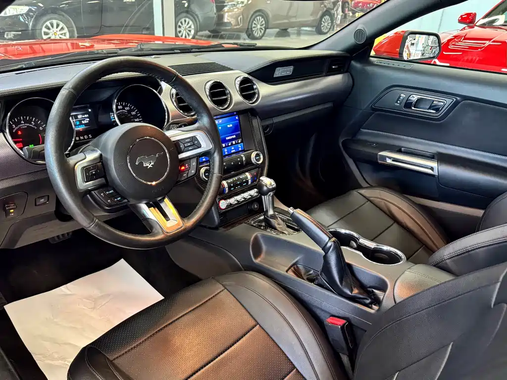 Ford Mustang — миниатюра 4
